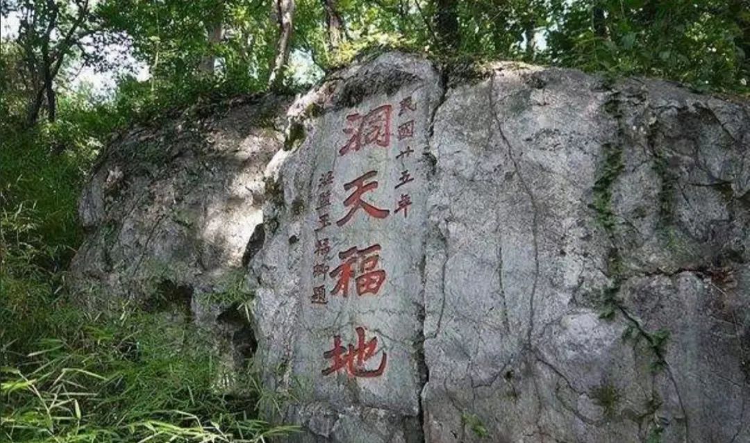DƬ